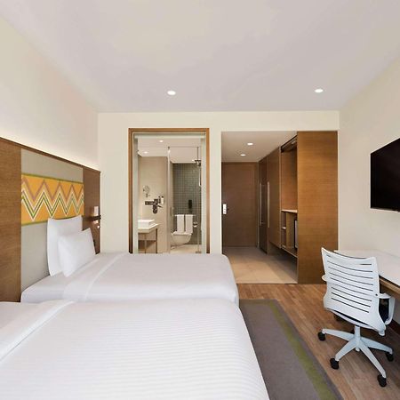 Novotel Guwahati Gs Road Εξωτερικό φωτογραφία