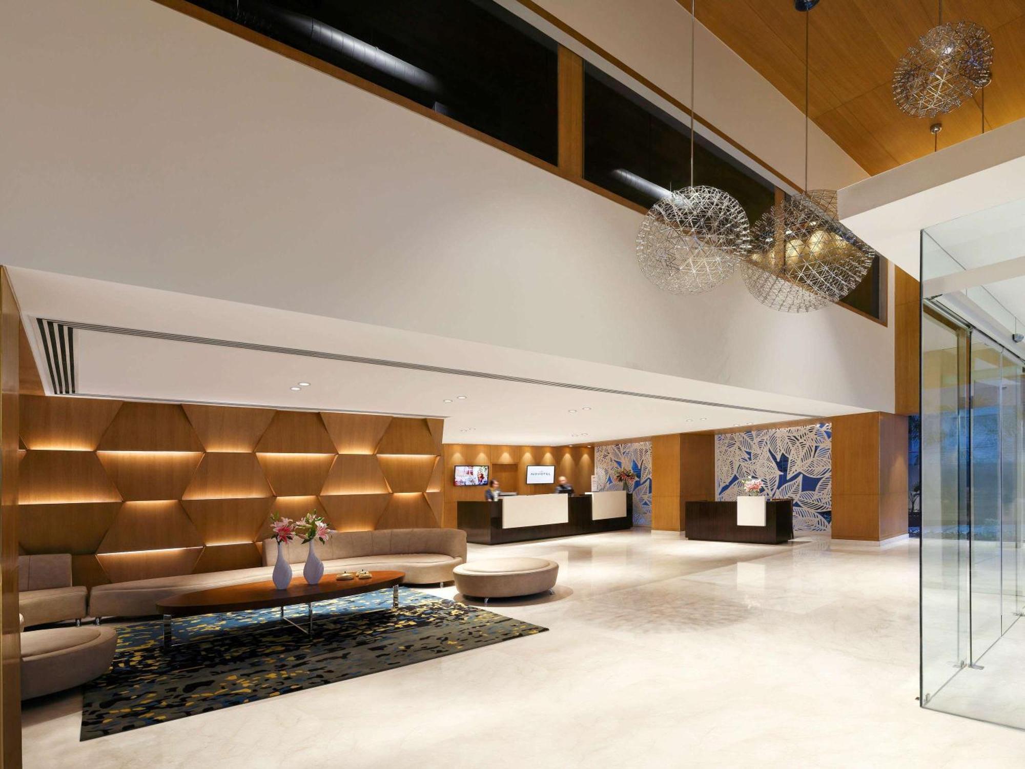 Novotel Guwahati Gs Road Εξωτερικό φωτογραφία