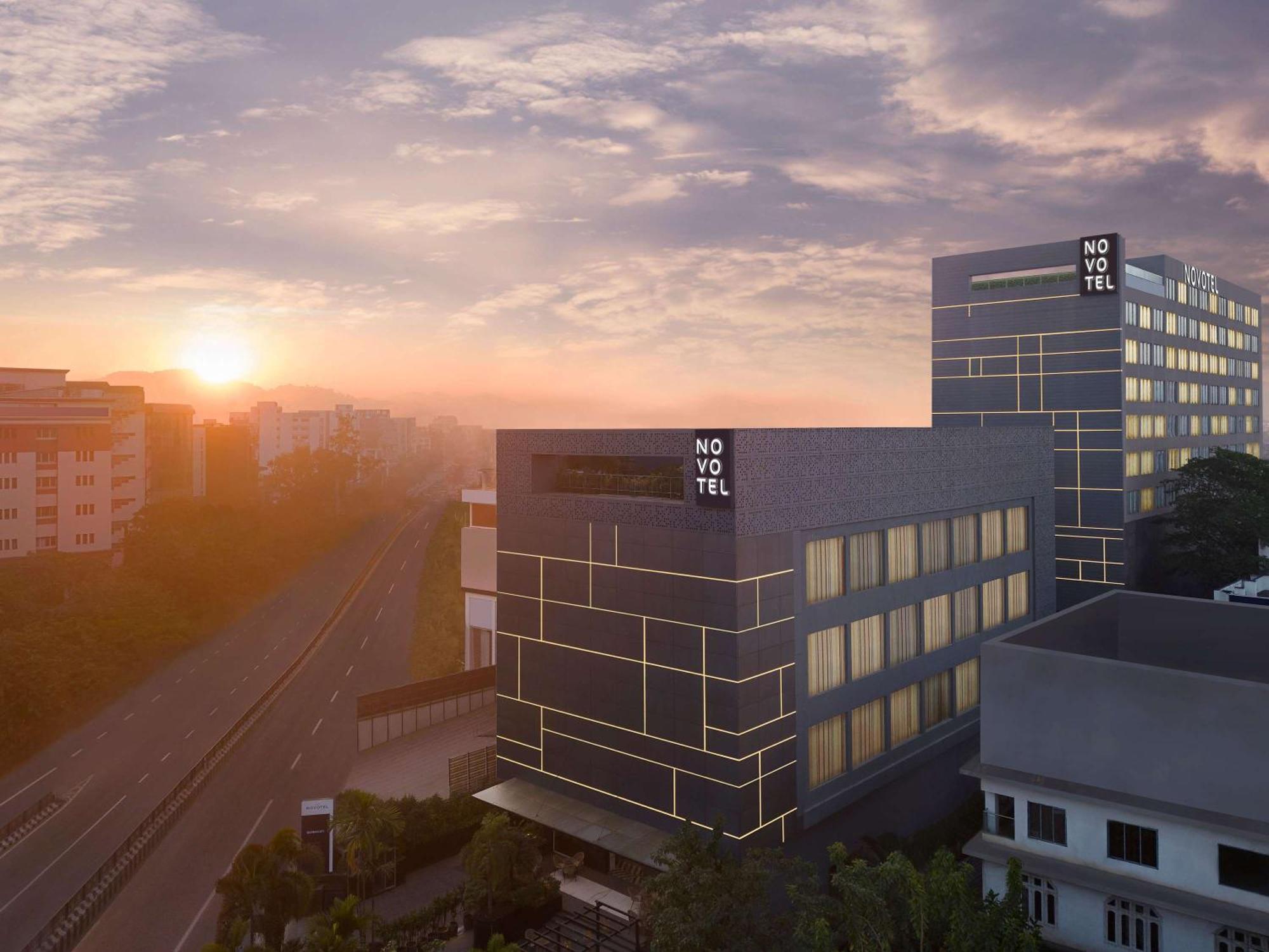 Novotel Guwahati Gs Road Εξωτερικό φωτογραφία
