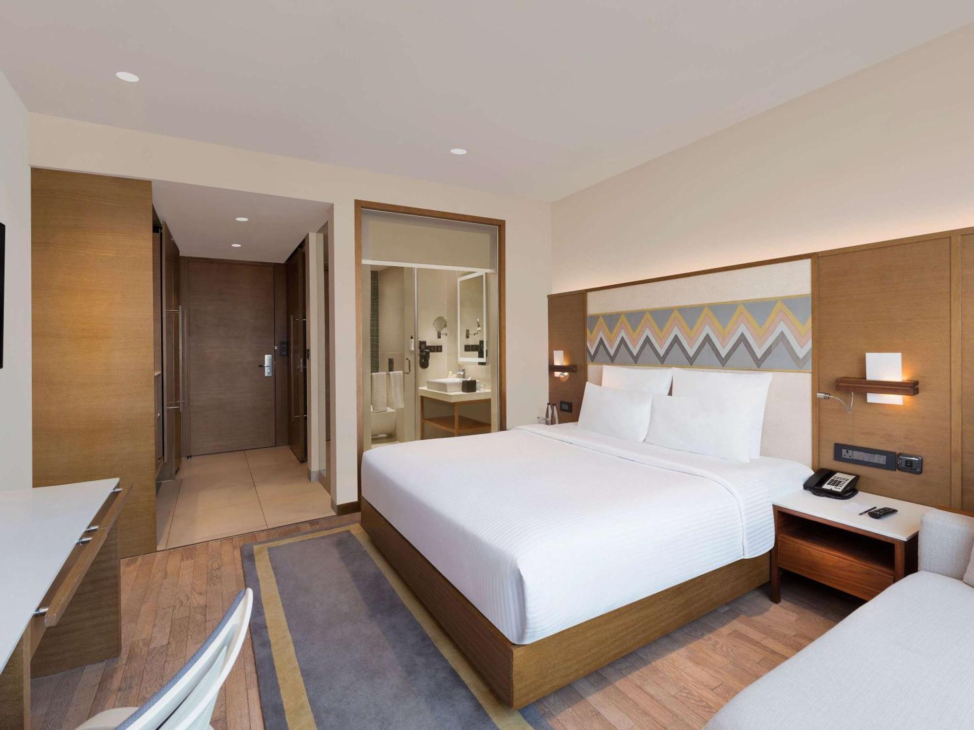 Novotel Guwahati Gs Road Εξωτερικό φωτογραφία