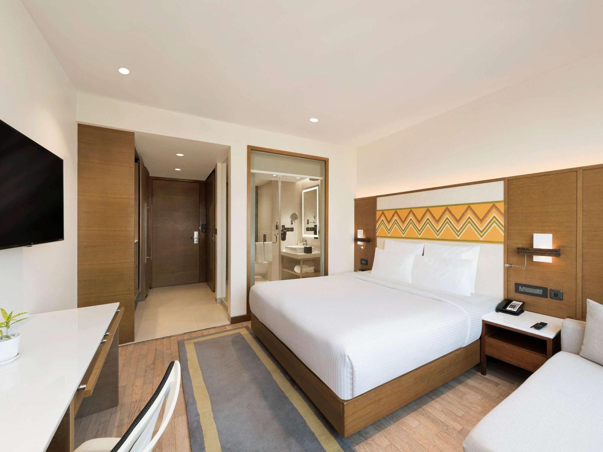 Novotel Guwahati Gs Road Εξωτερικό φωτογραφία
