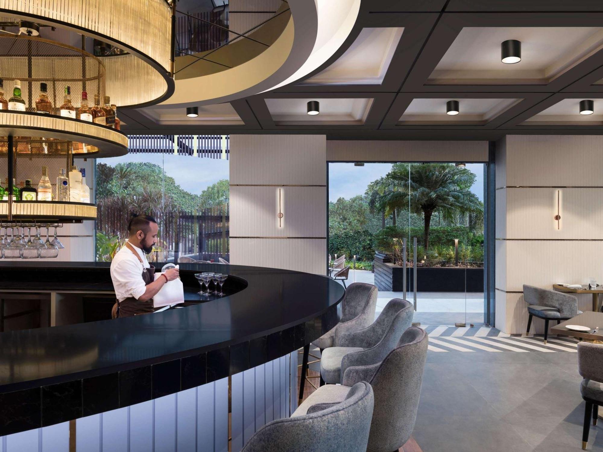 Novotel Guwahati Gs Road Εξωτερικό φωτογραφία